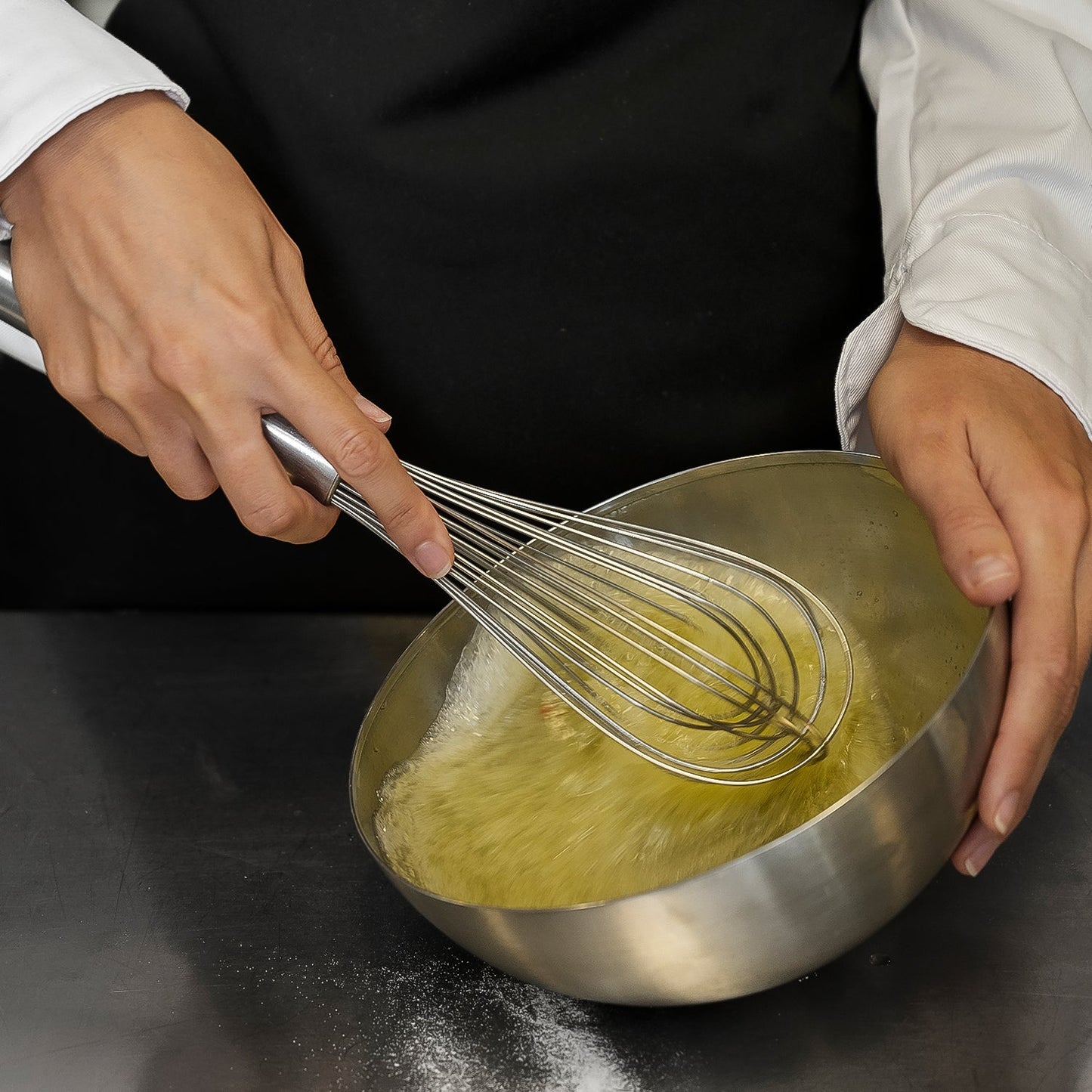 Large Stainless Steel Balloon Whisk Heavy-Duty Kitchen Tool (30cm / 1 Pc)