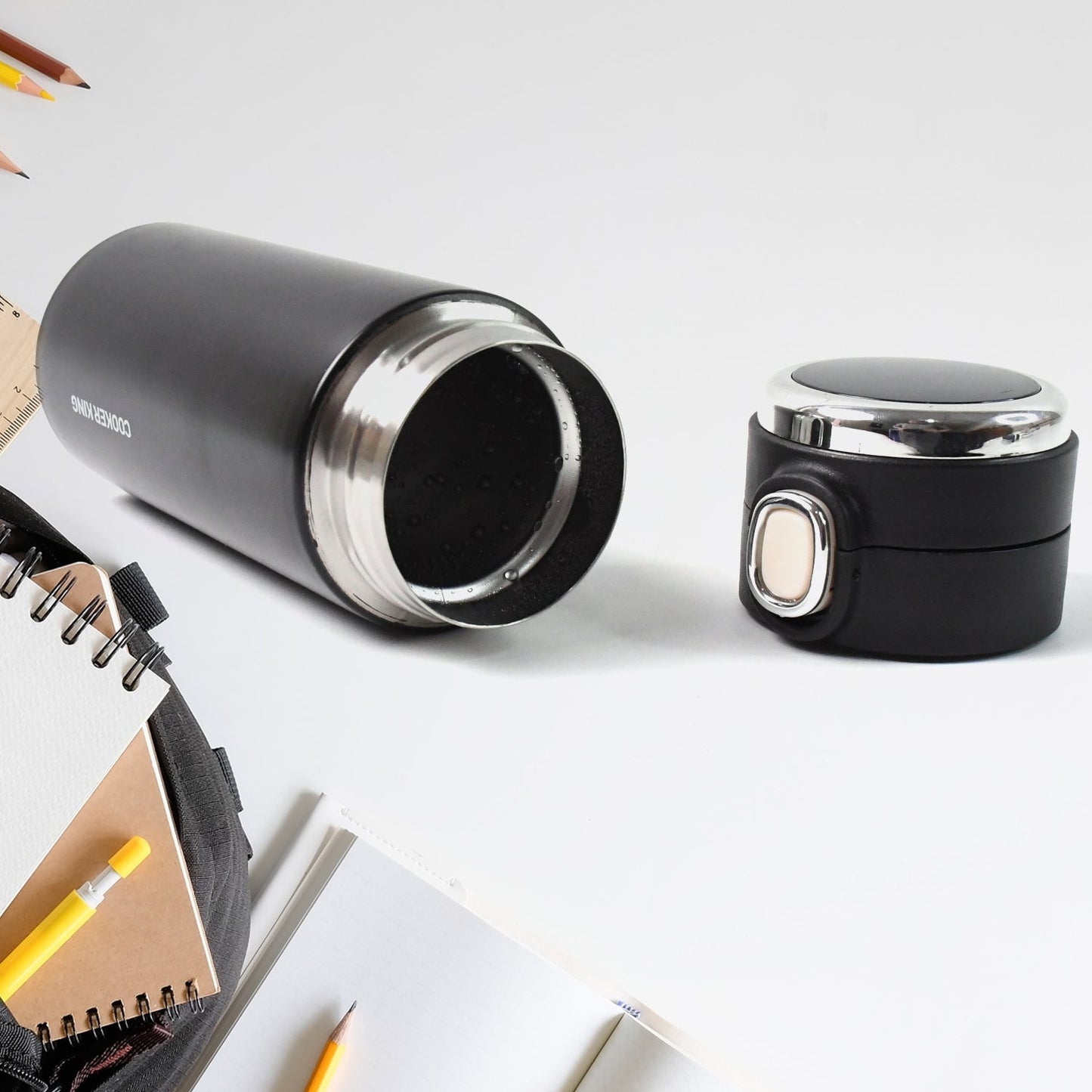 Customize Stainless Steel Insulated Vacuum Bottle With Insulated Cap Lock (350ml) Approx