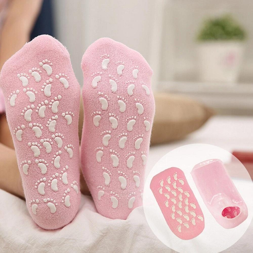 Silicone moisturizing gel socks