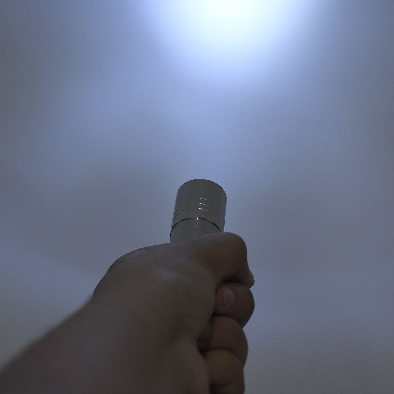 Portable Mini Torch, Super-Bright Mini 6 LED Bulb Pocket Torches - Small Keyring Torch Flashlight for Camping, Hiking, DIY, Travelling, Outdoors and More 3 Battery operated (Battery not included / 1 pc / Mix Color )