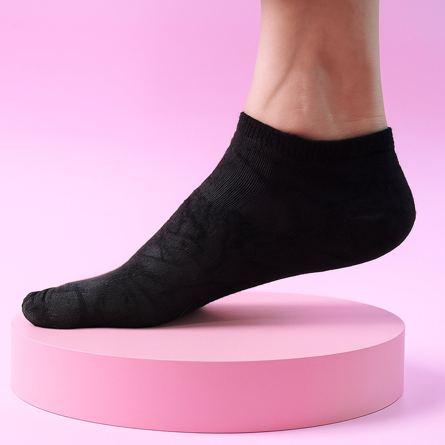 Low-cut no-show socks