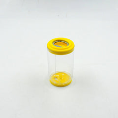 Salt shaker with practical design for seasoning