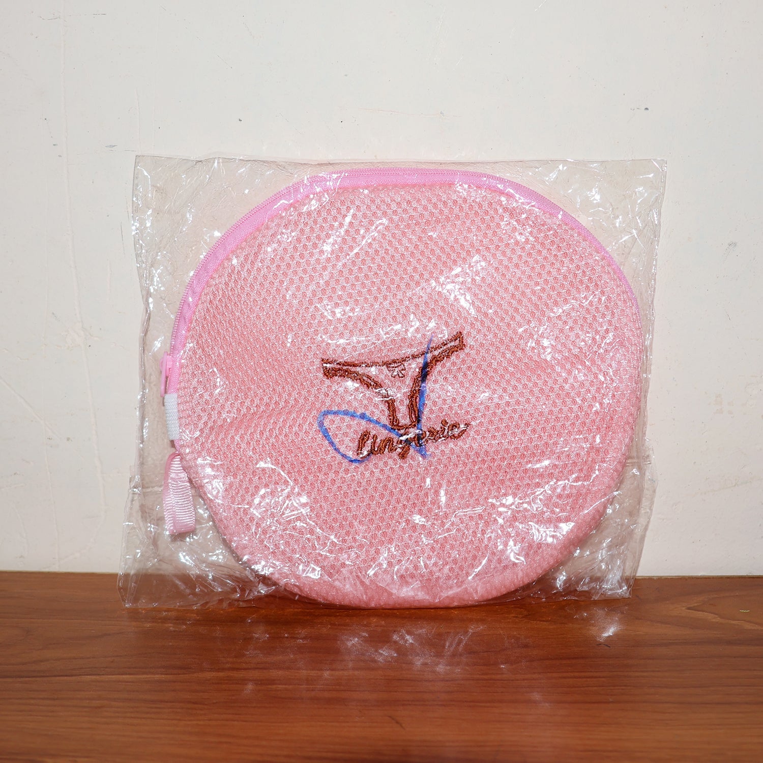 Lingerie Wash Bag â€“ Dome-Shaped Protective Mesh Laundry Pouch with Zip Closure (1 Pc)