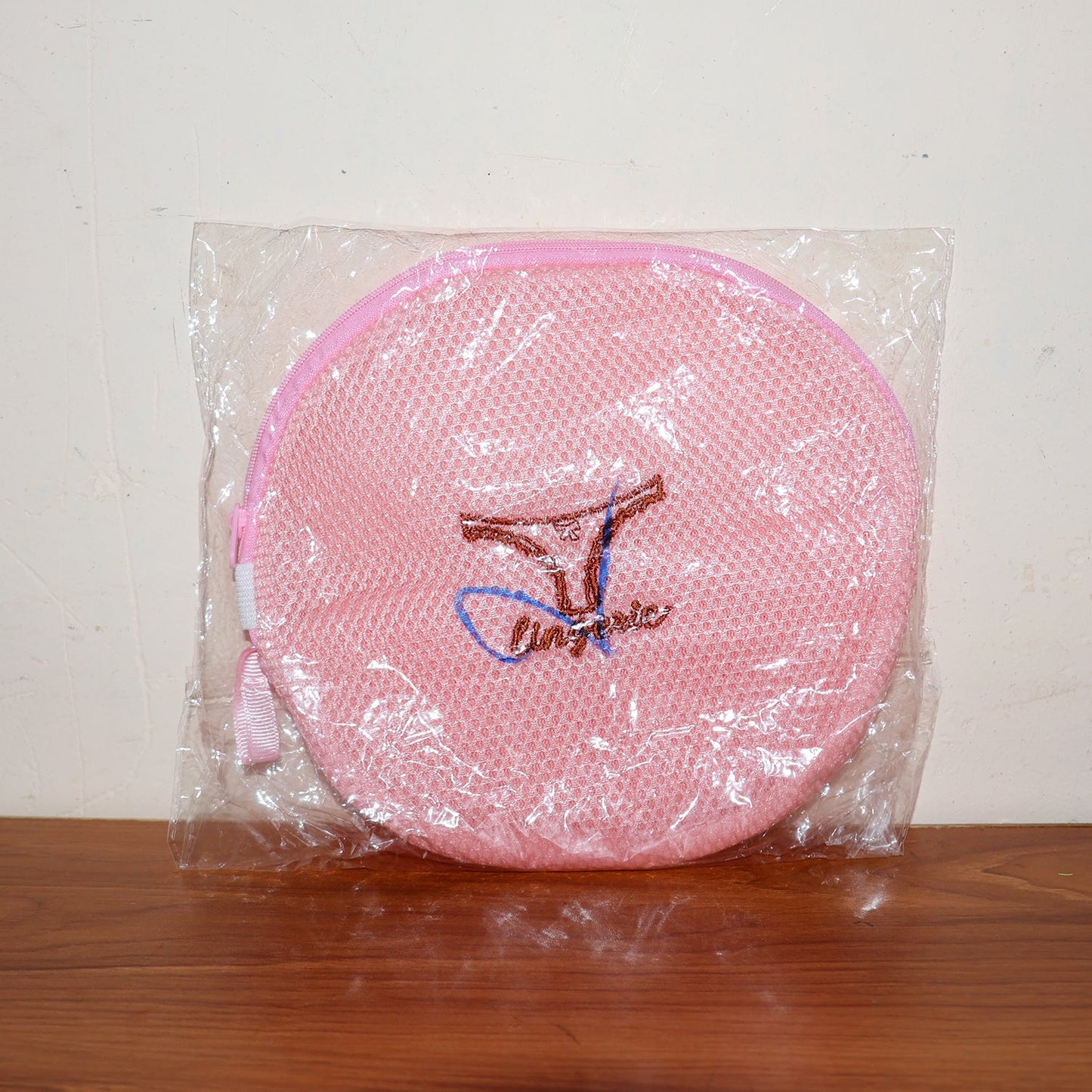 Lingerie Wash Bag â€“ Dome-Shaped Protective Mesh Laundry Pouch with Zip Closure (1 Pc)