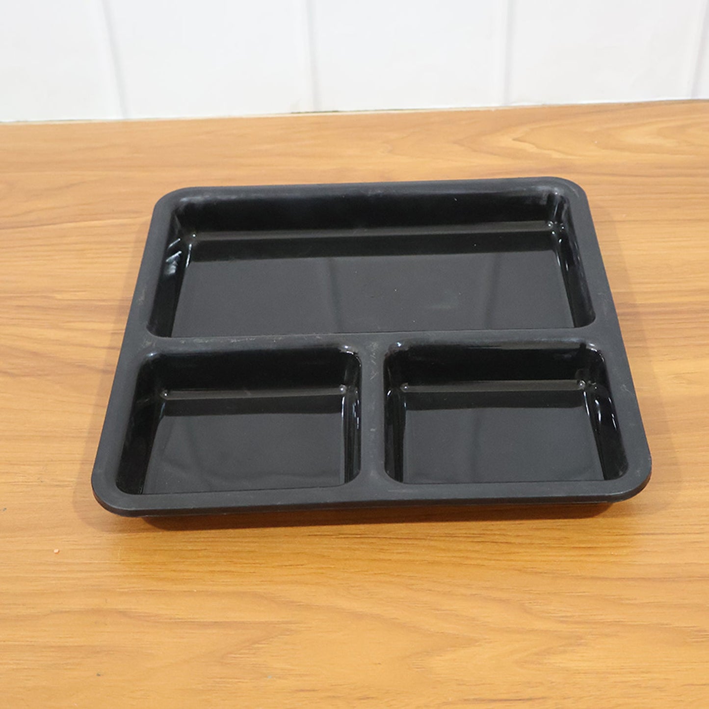 Plastic Multi-Compartment Meal Serving Tray â€“ 3-Section Rectangular Dining Plate (1 Pc / Black)