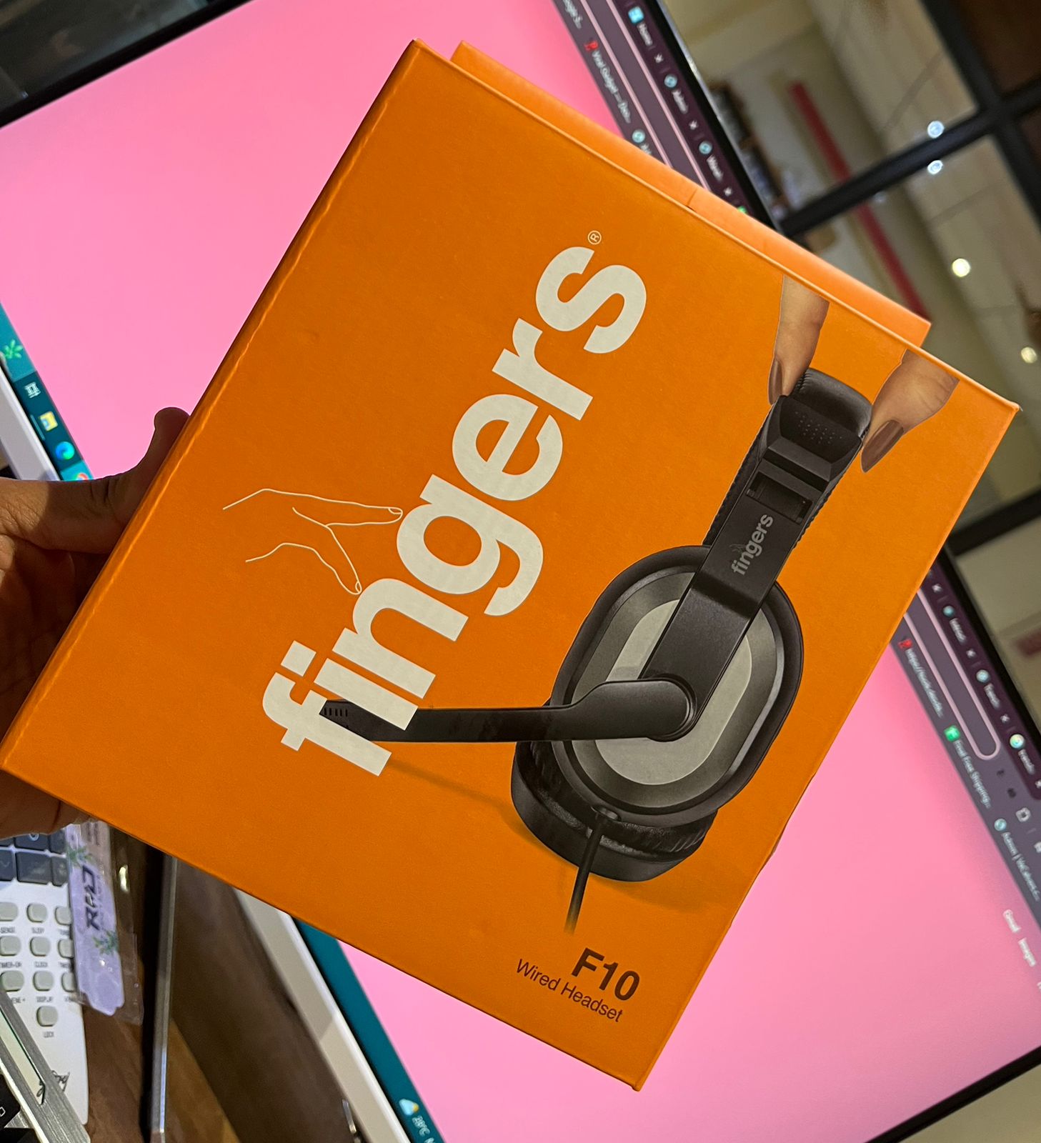 Wired Headset with Adjustable Headband & Noise-Isolating Mic Set