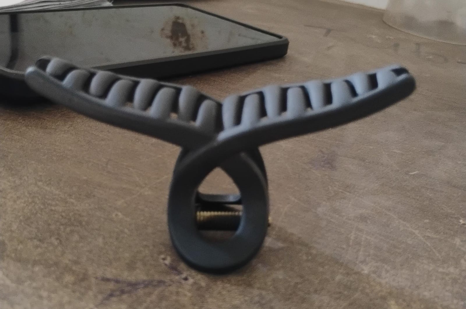 Plastic Hair Claw Clips Strong Clips (1 Pc / Mix Design & Color), Hair accessories