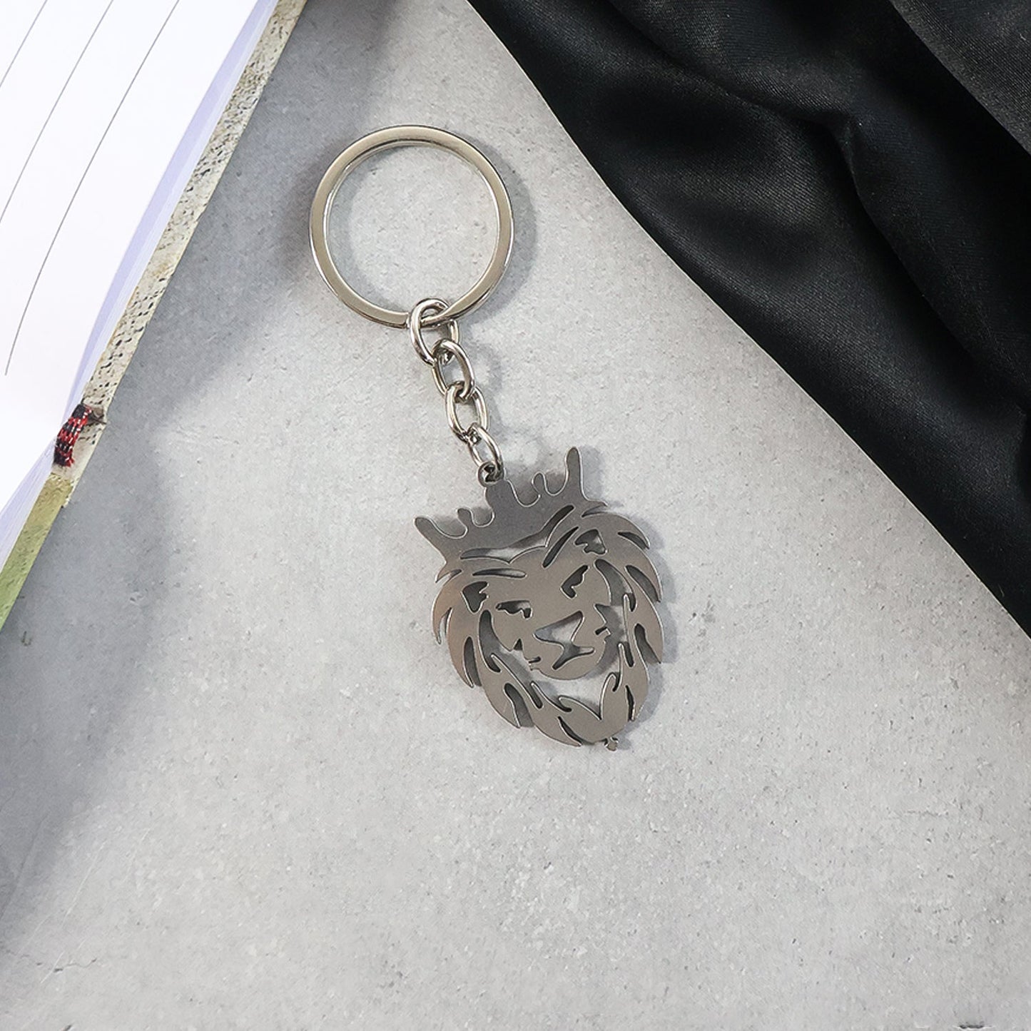 Stylish Metal Lion Head Keychain (1 Pc)