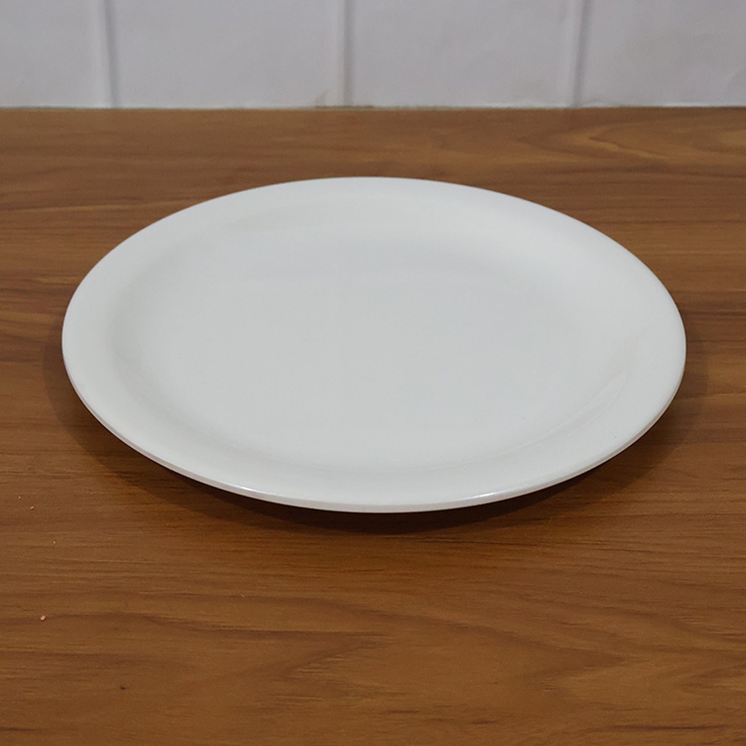 Plastic Round Dinner / Serving Plate â€“ 23 cm (1 Pc)